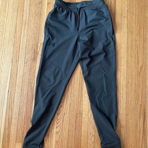 Under Armor Men’s Jogger size S. In deep sage green